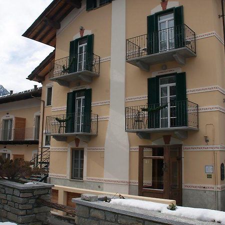 Hotel Le Soleil Challand-Saint-Anselme Dış mekan fotoğraf