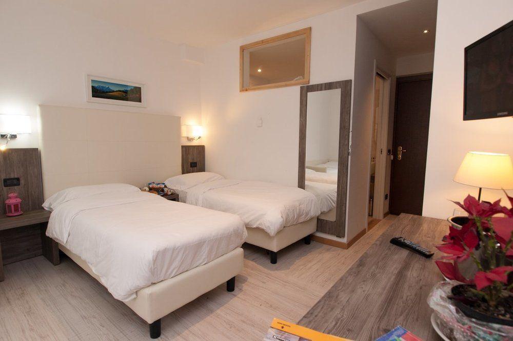 Hotel Le Soleil Challand-Saint-Anselme Dış mekan fotoğraf